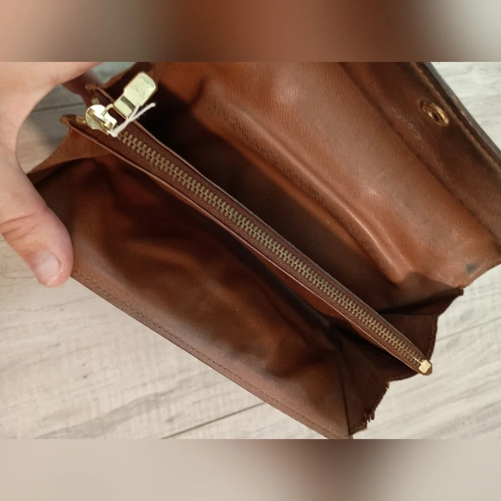 Louis Vuitton Monogram Sarah Long Wallet